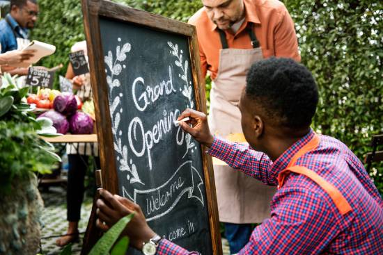 Jinsi ya kuanzisha biashara barani Afrika: Mwongozo wa hatua kwa hatua