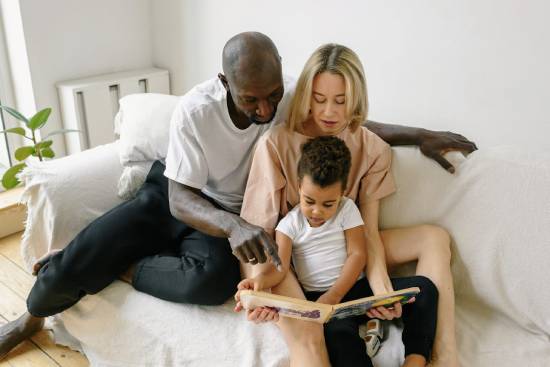 Baba Anawezaje Kusawazisha Uongozi wa Kiroho Nyumbani na Kazini?