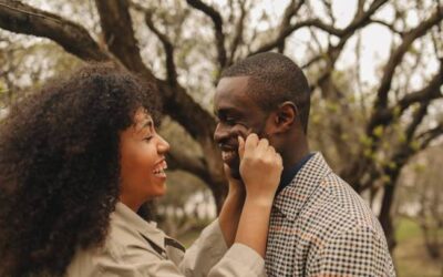 Ninawezaje Kutambua Tofauti Kati ya Upendo na Kuvutiwa?